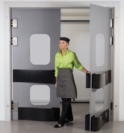 Kenfield K150 — puerta de impacto en polietileno